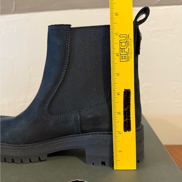 Timberland black suede Chelsea boots size 8.5 - Picture 4 of 7